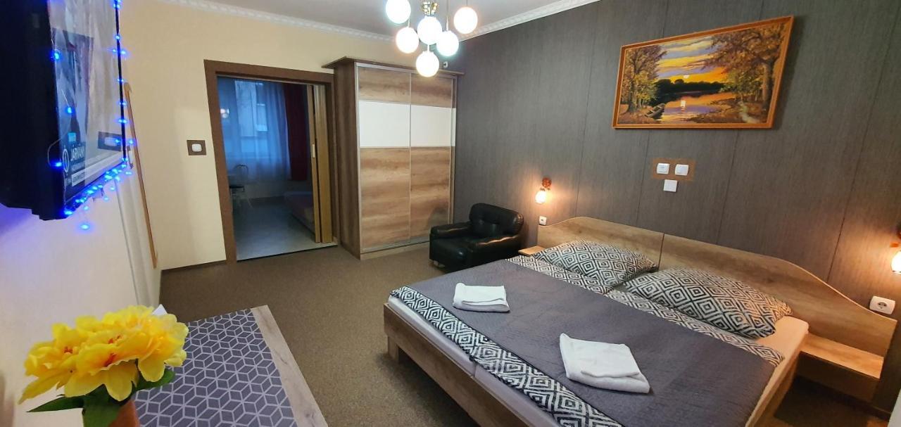 Szlavi Apartman Baja Εξωτερικό φωτογραφία