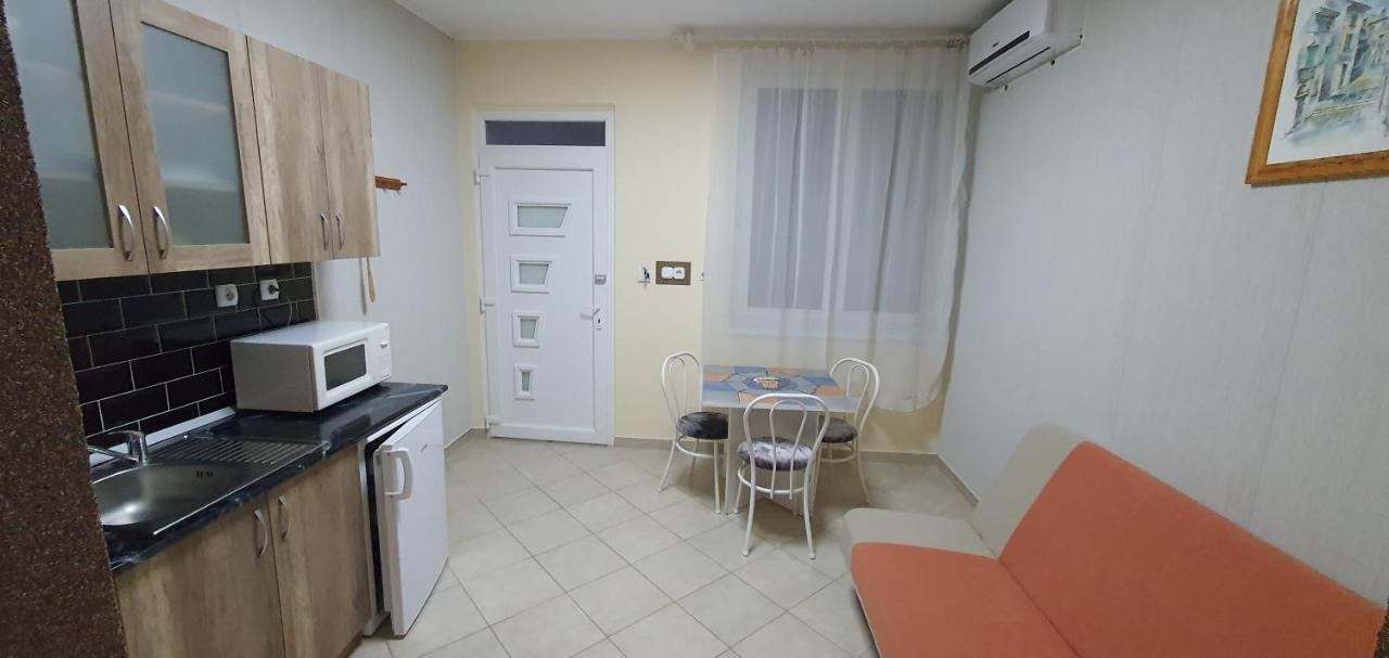 Szlavi Apartman Baja Εξωτερικό φωτογραφία