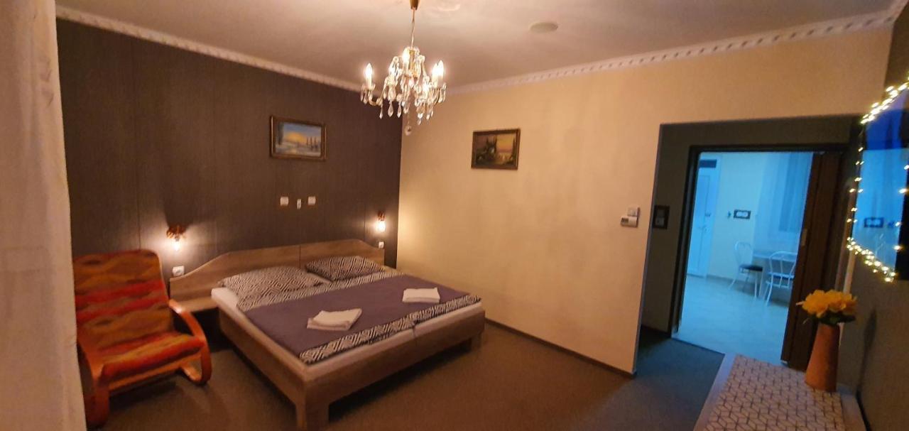 Szlavi Apartman Baja Εξωτερικό φωτογραφία