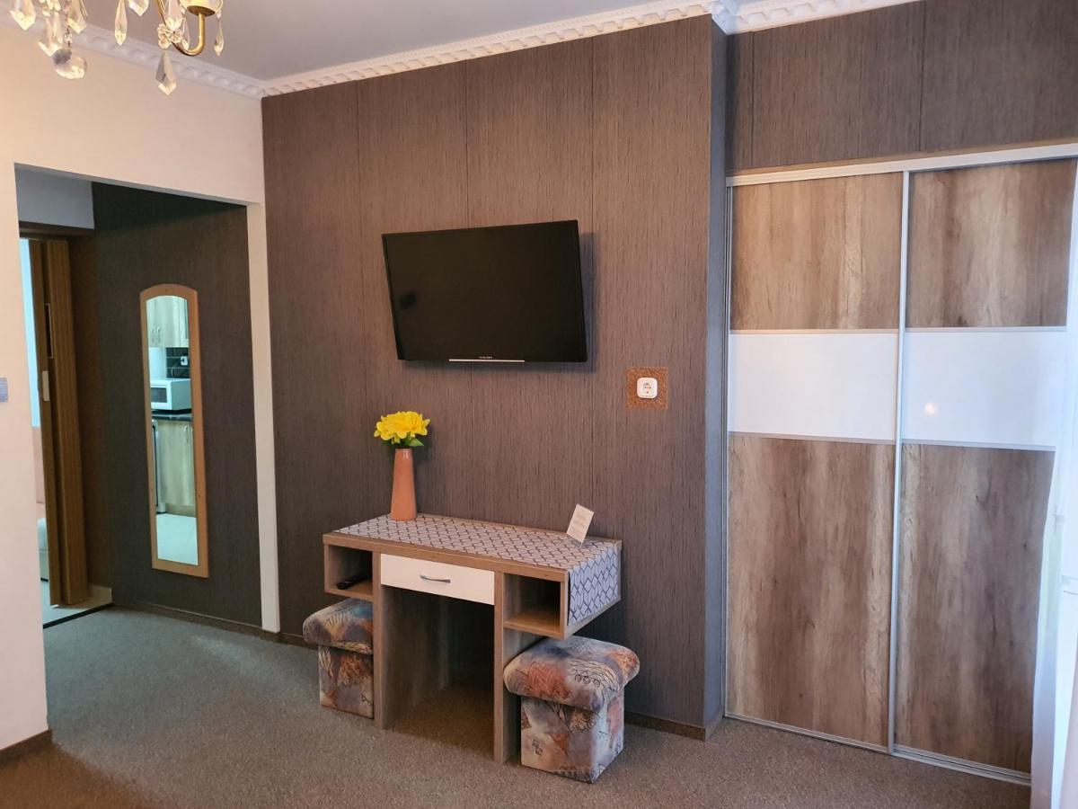 Szlavi Apartman Baja Εξωτερικό φωτογραφία