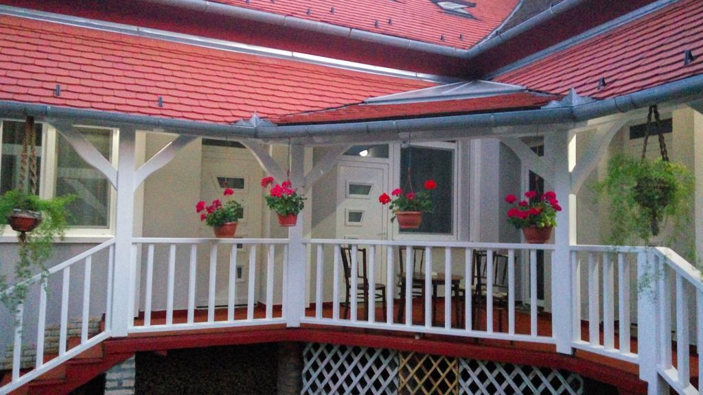 Szlavi Apartman Baja Εξωτερικό φωτογραφία